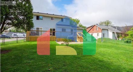 Residential - Single Family Home - Lakeshore, Canada - Canada