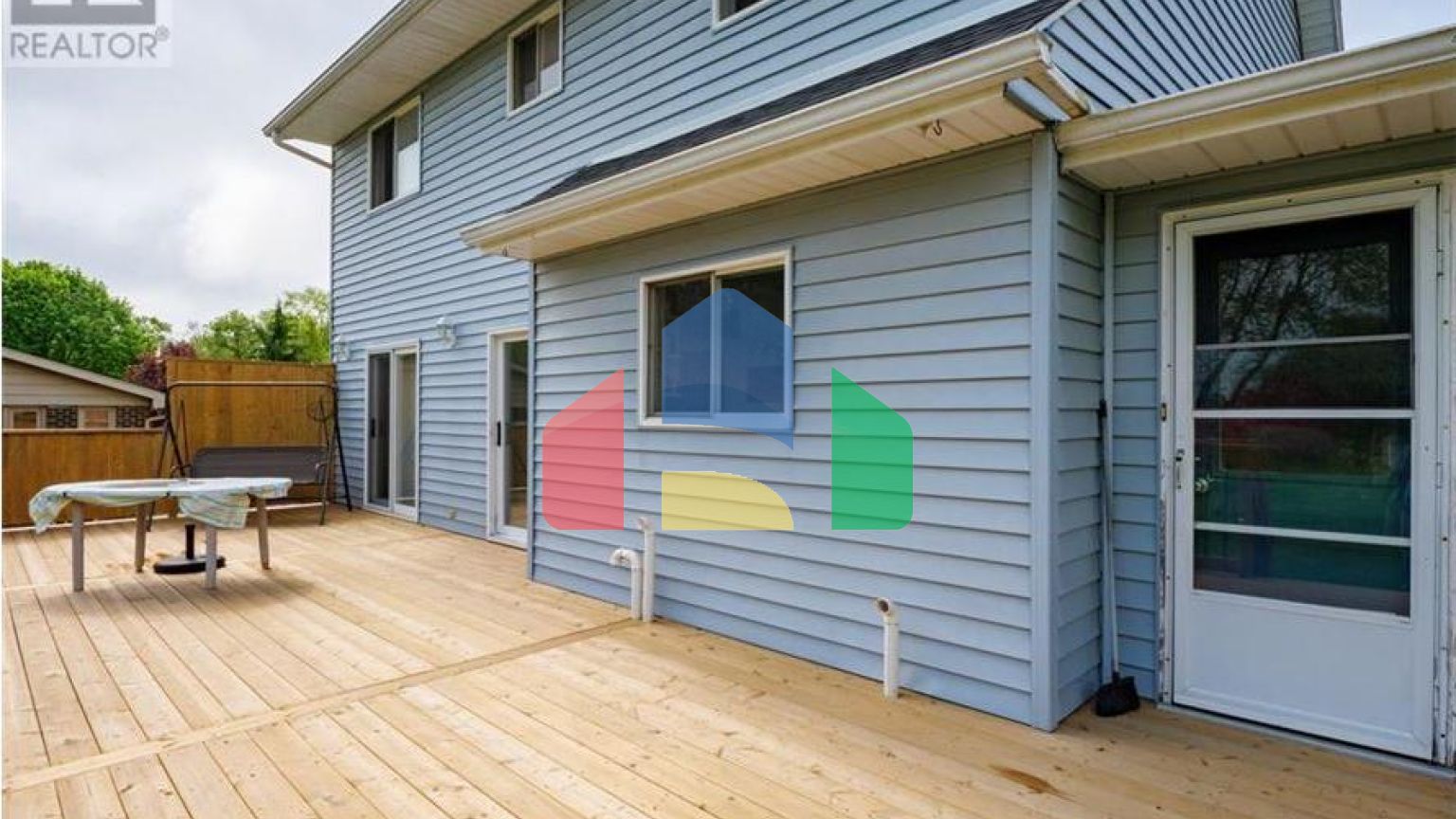 Residential - Single Family Home - Lakeshore, Canada - Canada