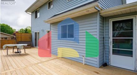 Residential - Single Family Home - Lakeshore, Canada - Canada