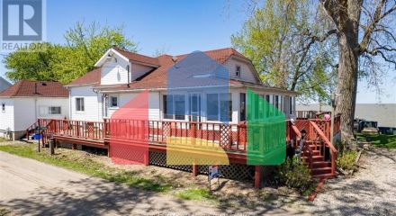 Residential - Single Family Home - Lakeshore, Canada - Canada