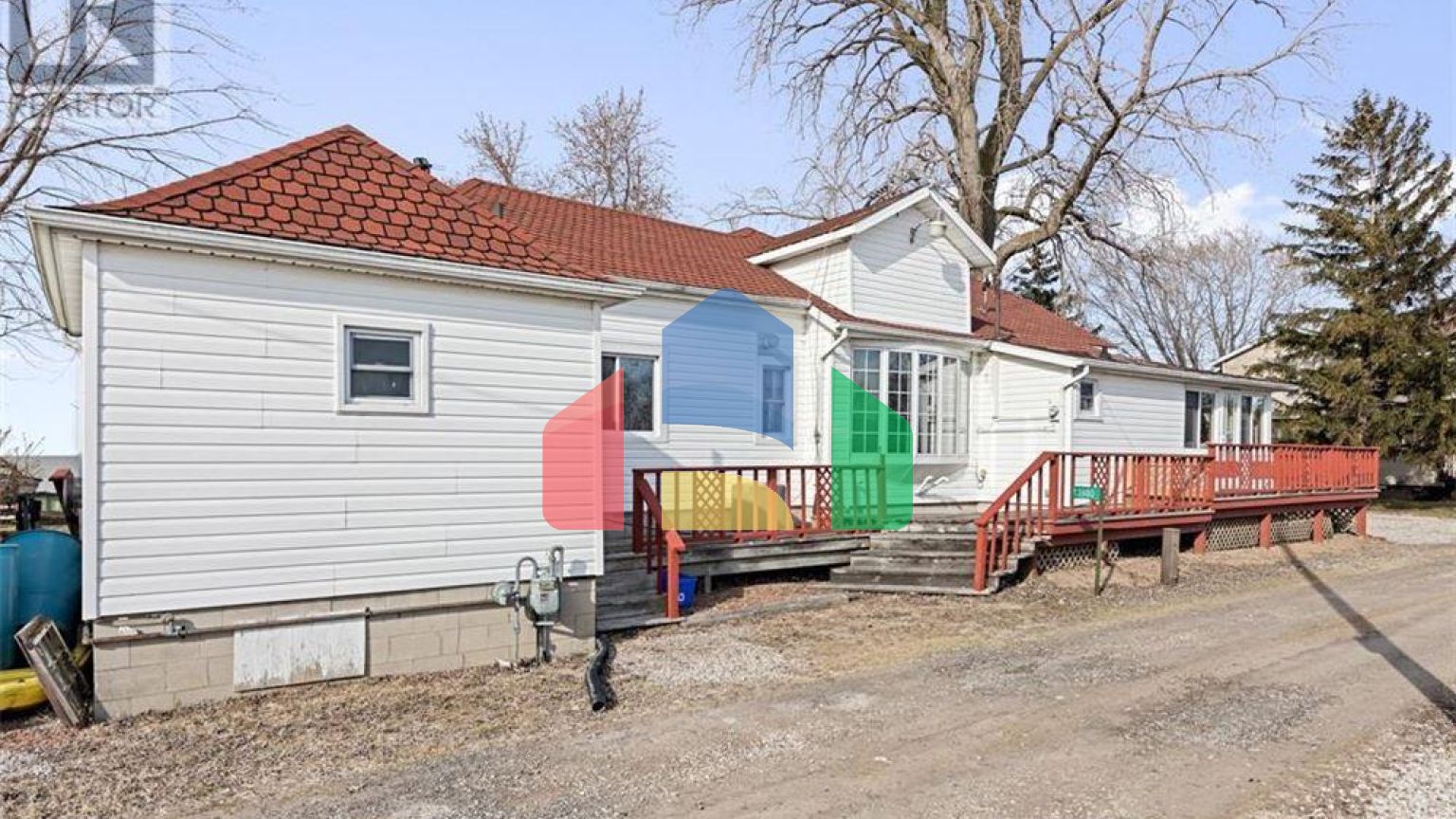 Residential - Single Family Home - Lakeshore, Canada - Canada