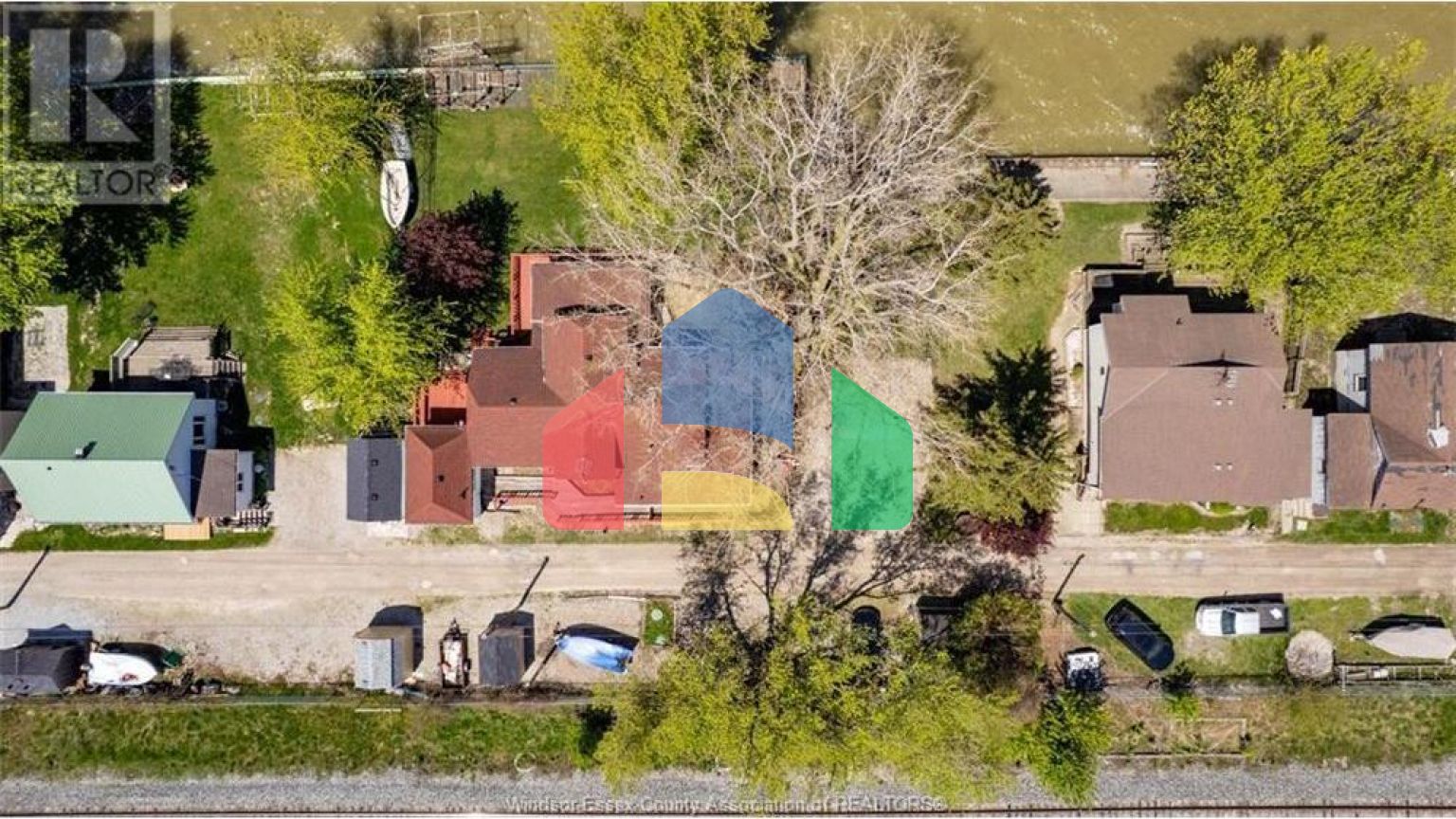 Residential - Single Family Home - Lakeshore, Canada - Canada