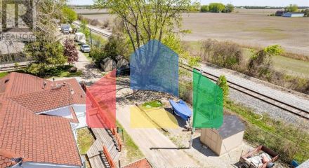 Residential - Single Family Home - Lakeshore, Canada - Canada