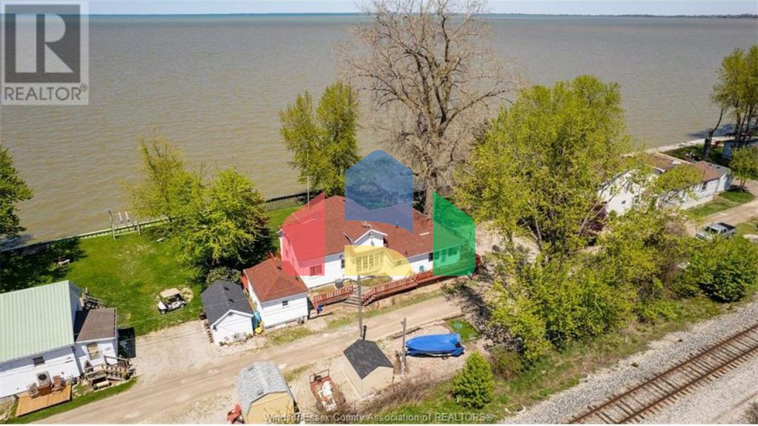 Residential - Single Family Home - Lakeshore, Canada - Canada