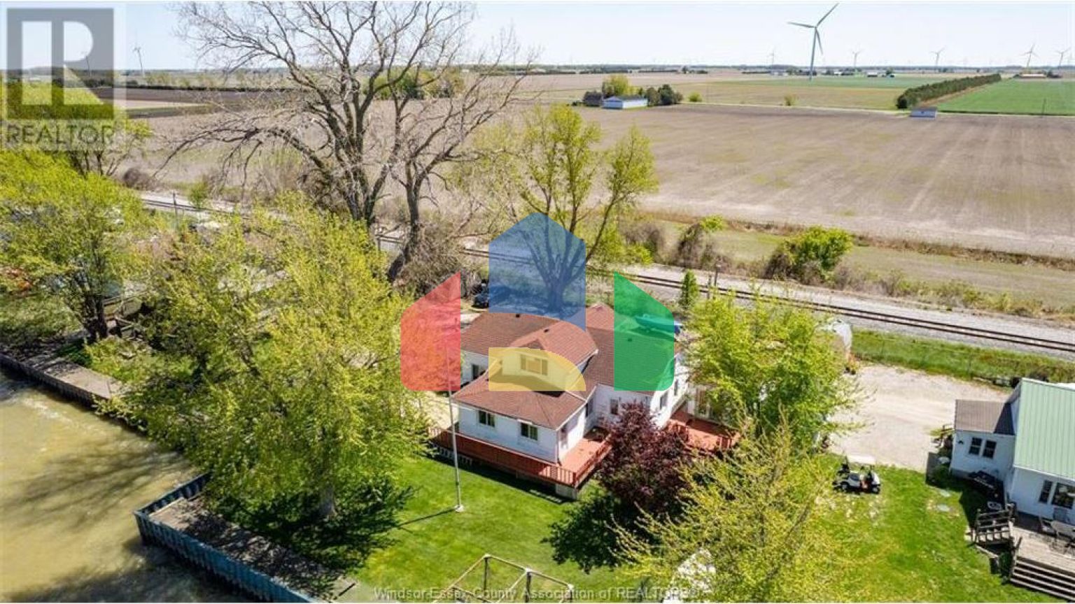 Residential - Single Family Home - Lakeshore, Canada - Canada