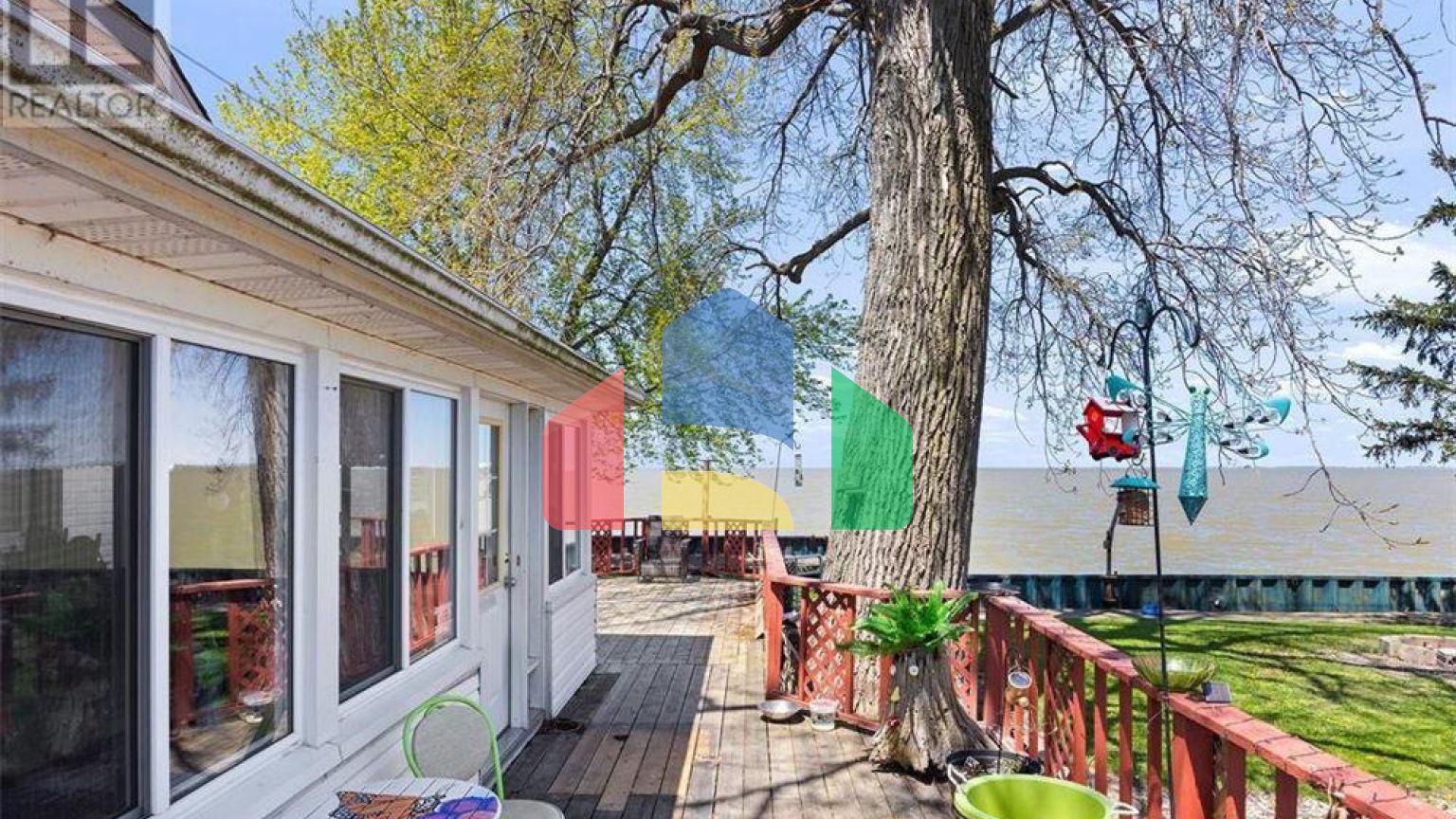 Residential - Single Family Home - Lakeshore, Canada - Canada