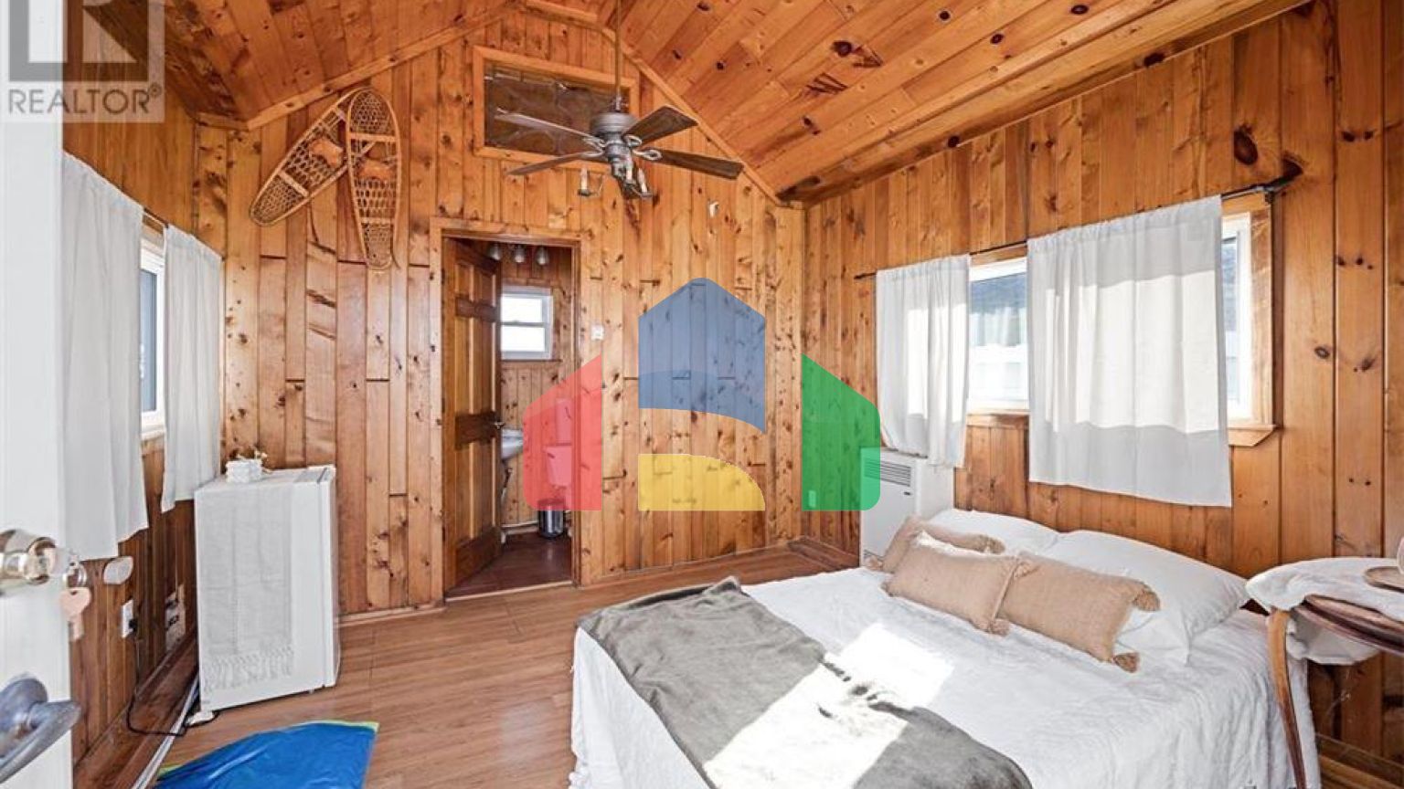 Residential - Single Family Home - Lakeshore, Canada - Canada