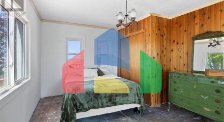 Residential - Single Family Home - Lakeshore, Canada - Canada