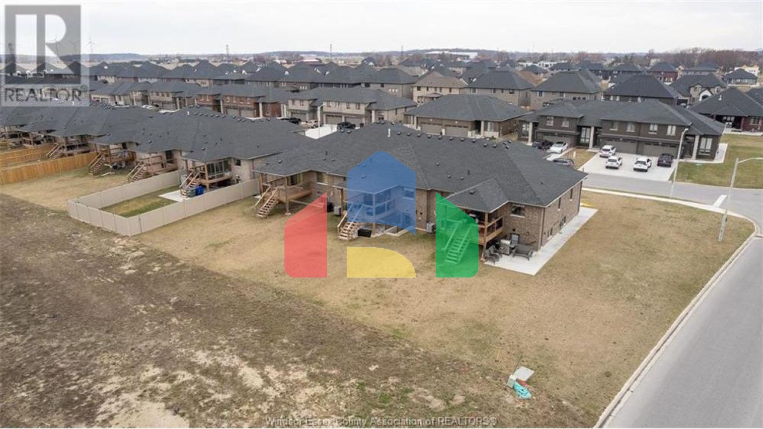 Residential - Single Family Home - Lakeshore, Canada - Canada