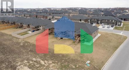 Residential - Single Family Home - Lakeshore, Canada - Canada