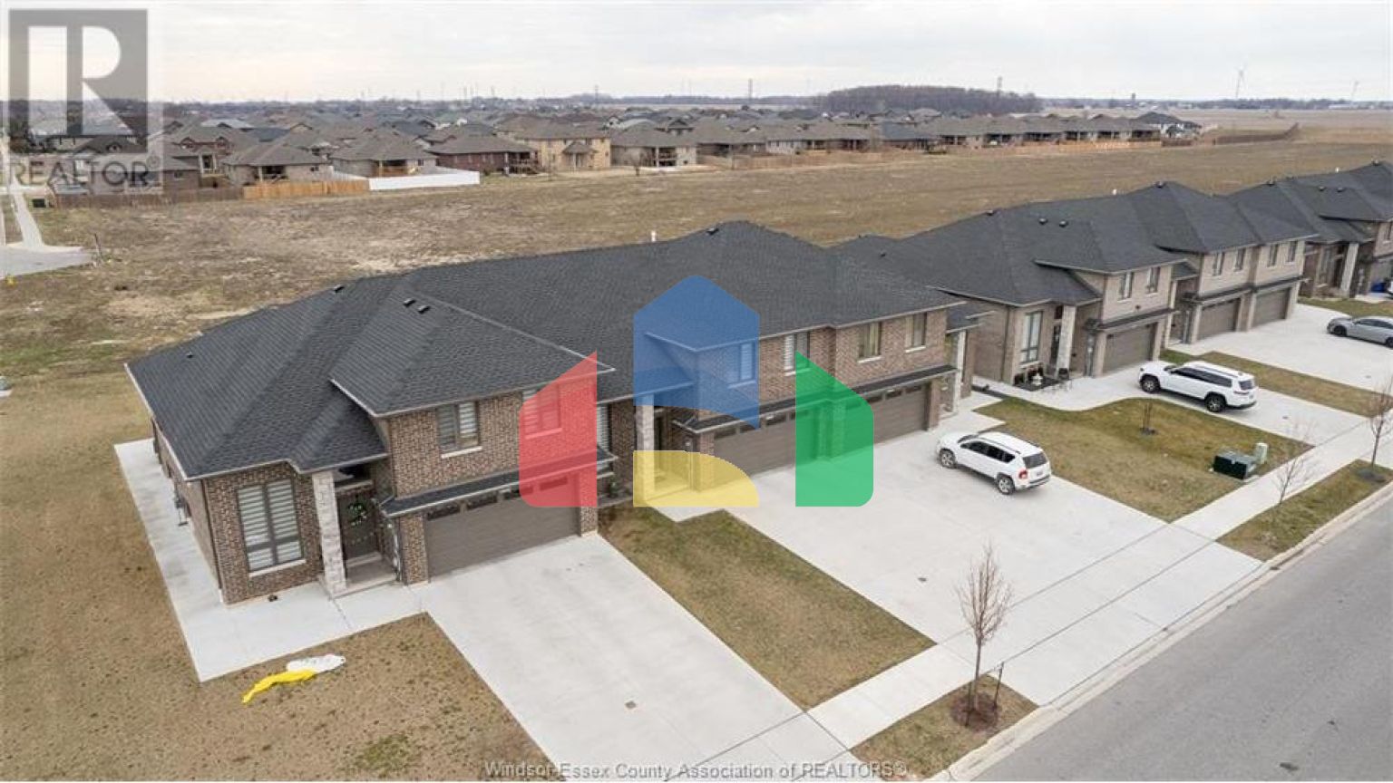 Residential - Single Family Home - Lakeshore, Canada - Canada