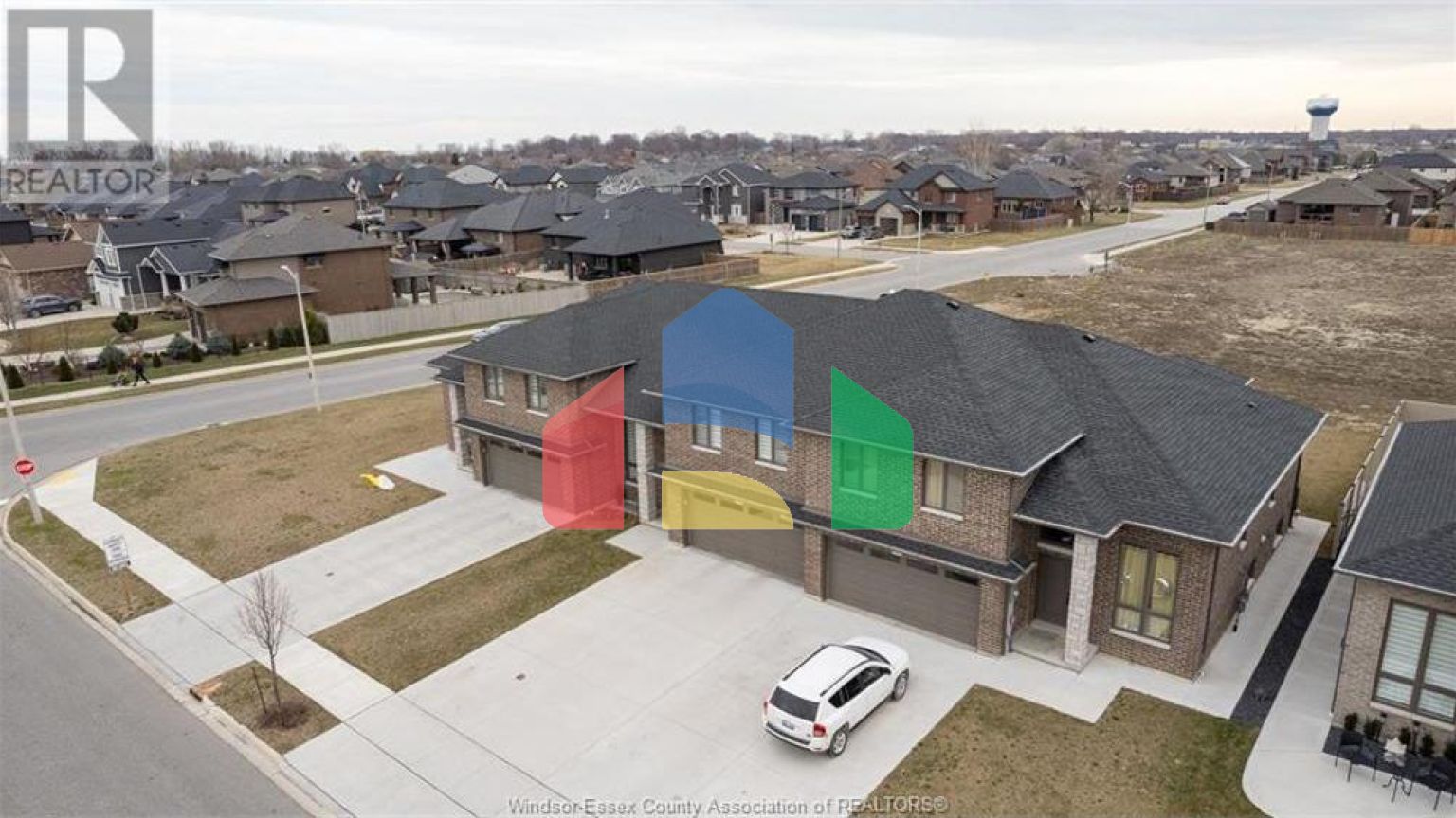 Residential - Single Family Home - Lakeshore, Canada - Canada