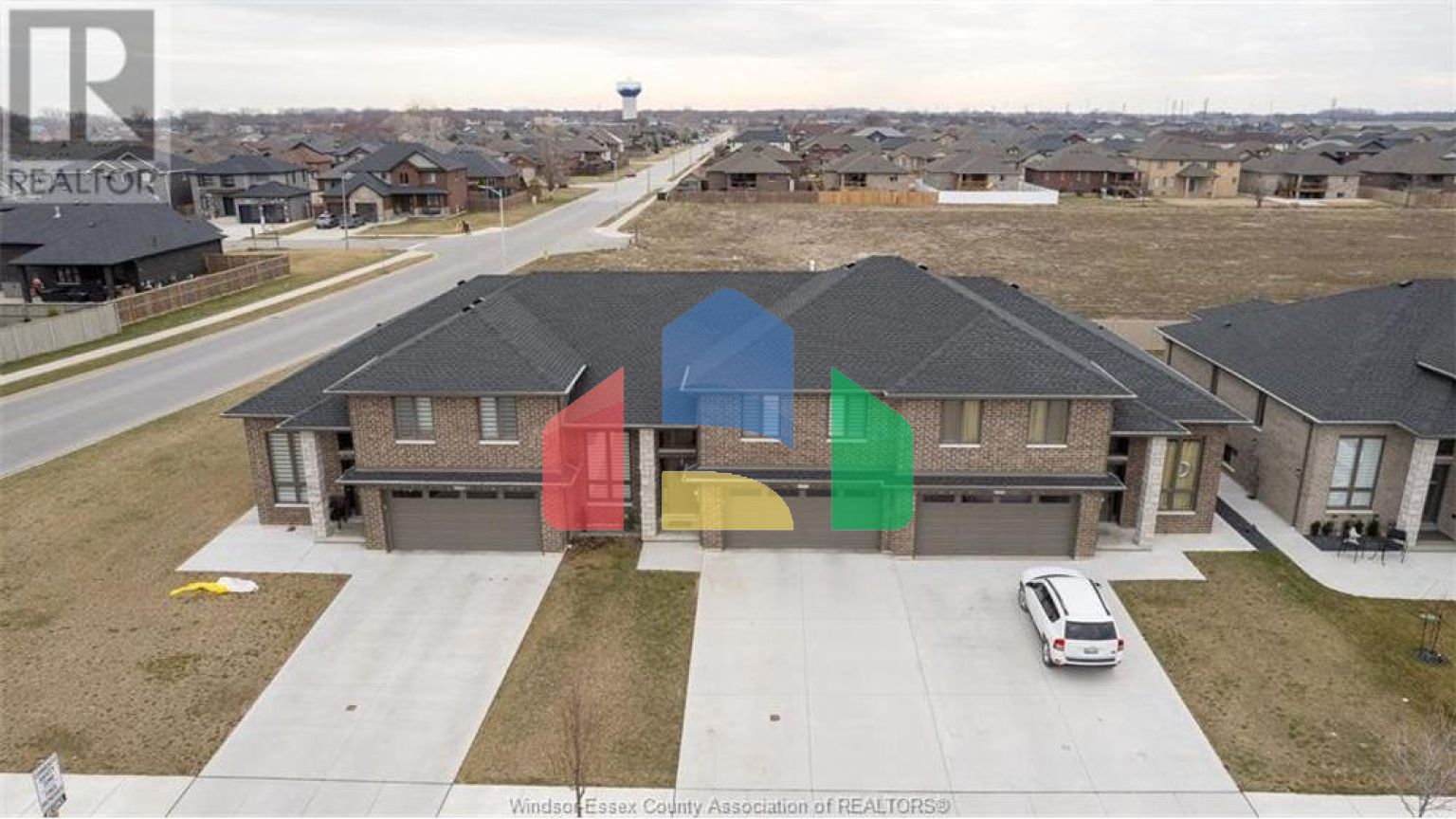 Residential - Single Family Home - Lakeshore, Canada - Canada