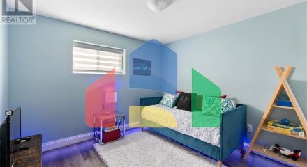 Residential - Single Family Home - Lakeshore, Canada - Canada