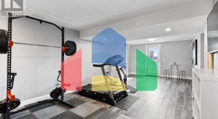 Residential - Single Family Home - Lakeshore, Canada - Canada