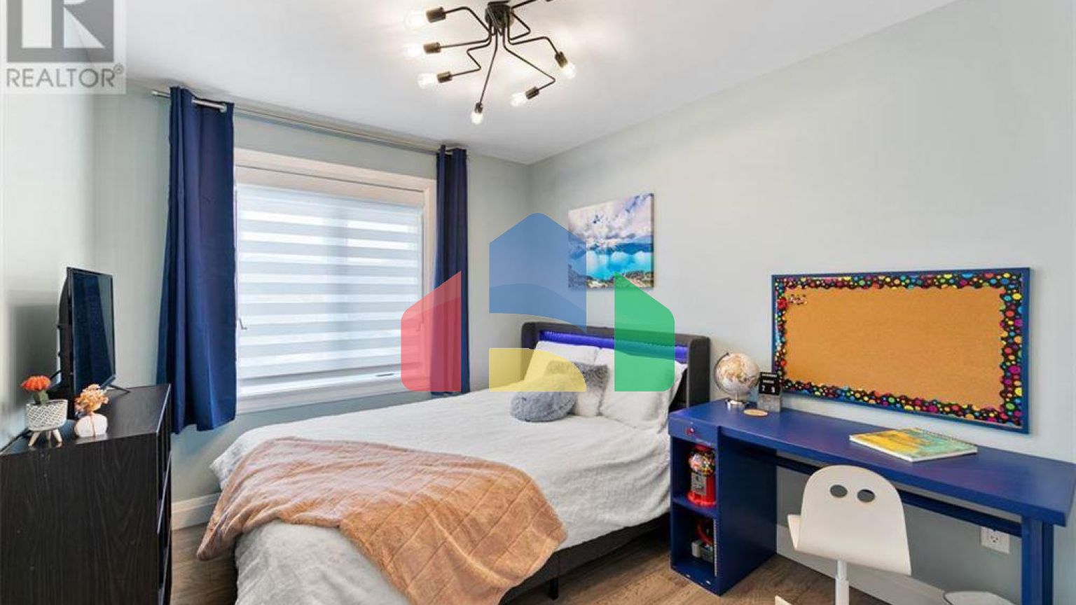 Residential - Single Family Home - Lakeshore, Canada - Canada