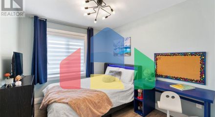 Residential - Single Family Home - Lakeshore, Canada - Canada