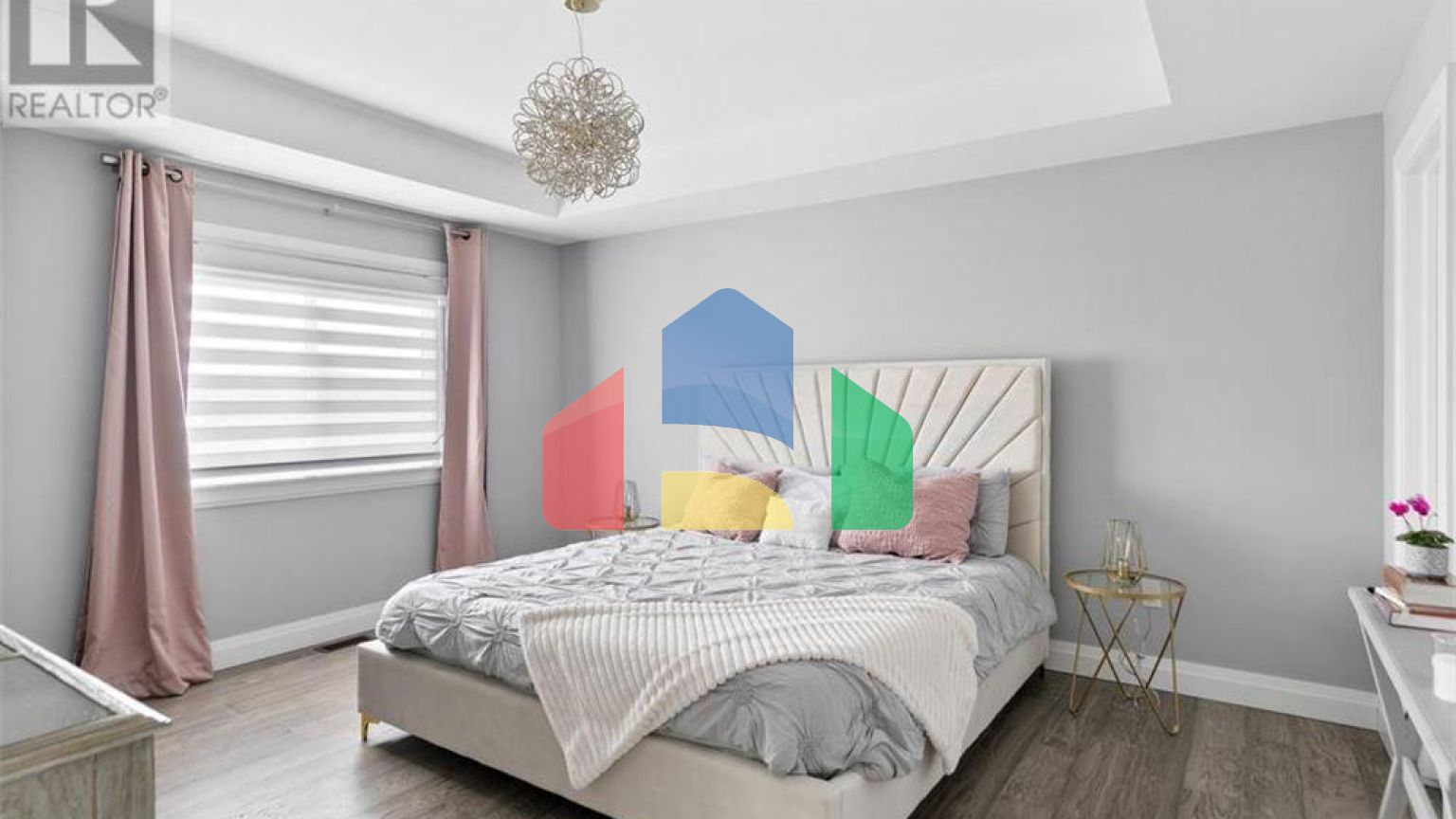 Residential - Single Family Home - Lakeshore, Canada - Canada