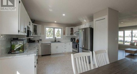 Residential - Single Family Home - Rycroft, Canada - Canada