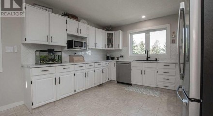 Residential - Single Family Home - Rycroft, Canada - Canada