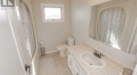 Residential - Single Family Home - Rycroft, Canada - Canada