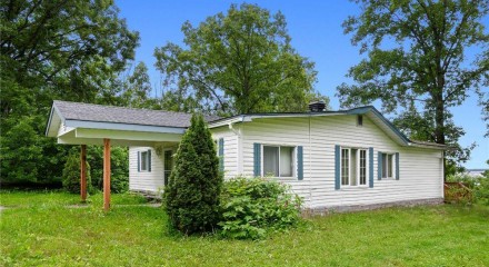 Residential - Bungalow - Luskville, Canada - Canada