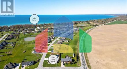 Residential - Single Family Home - Plympton-Wyoming, Canada - Canada