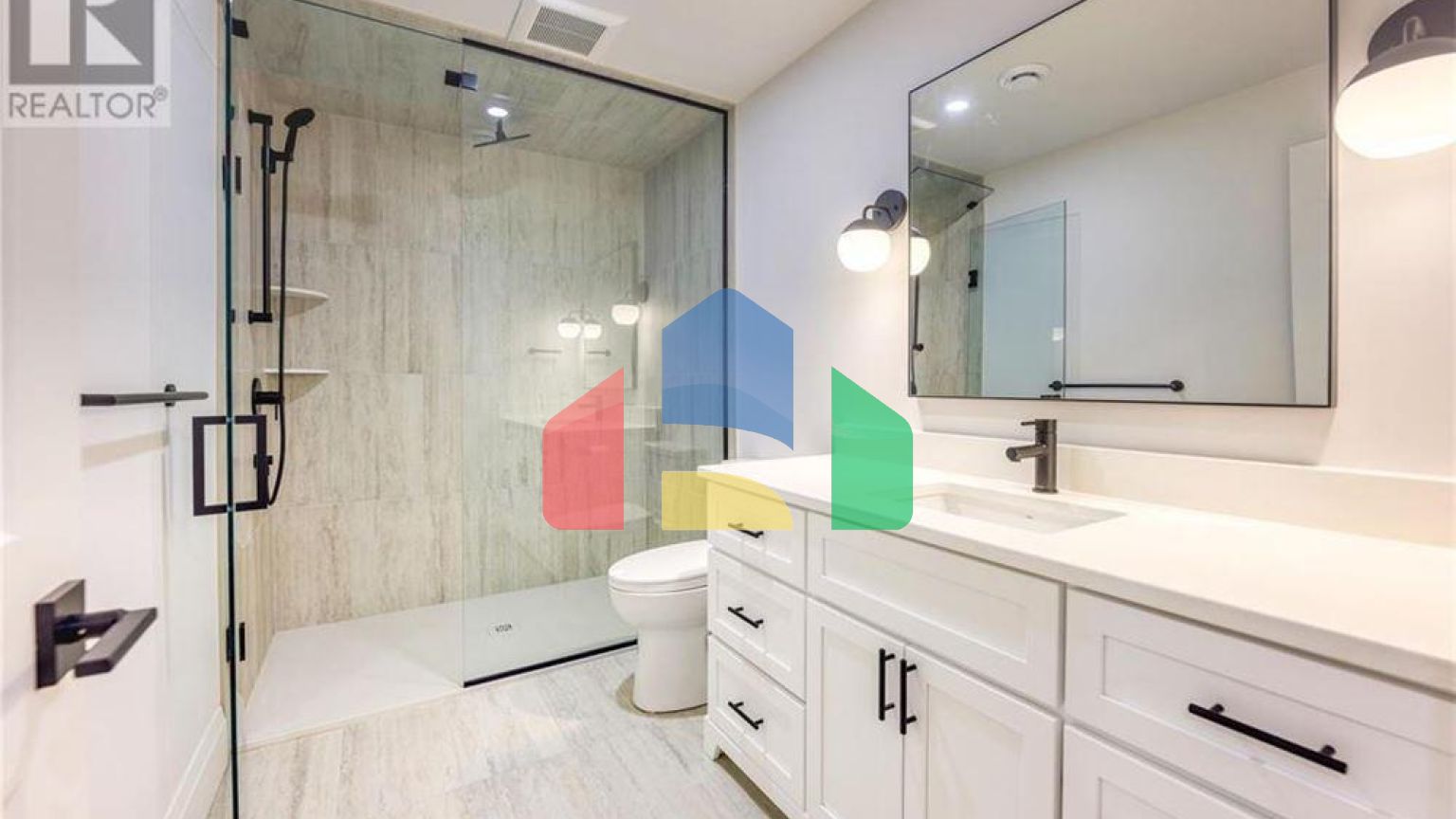 Residential - Single Family Home - Plympton-Wyoming, Canada - Canada