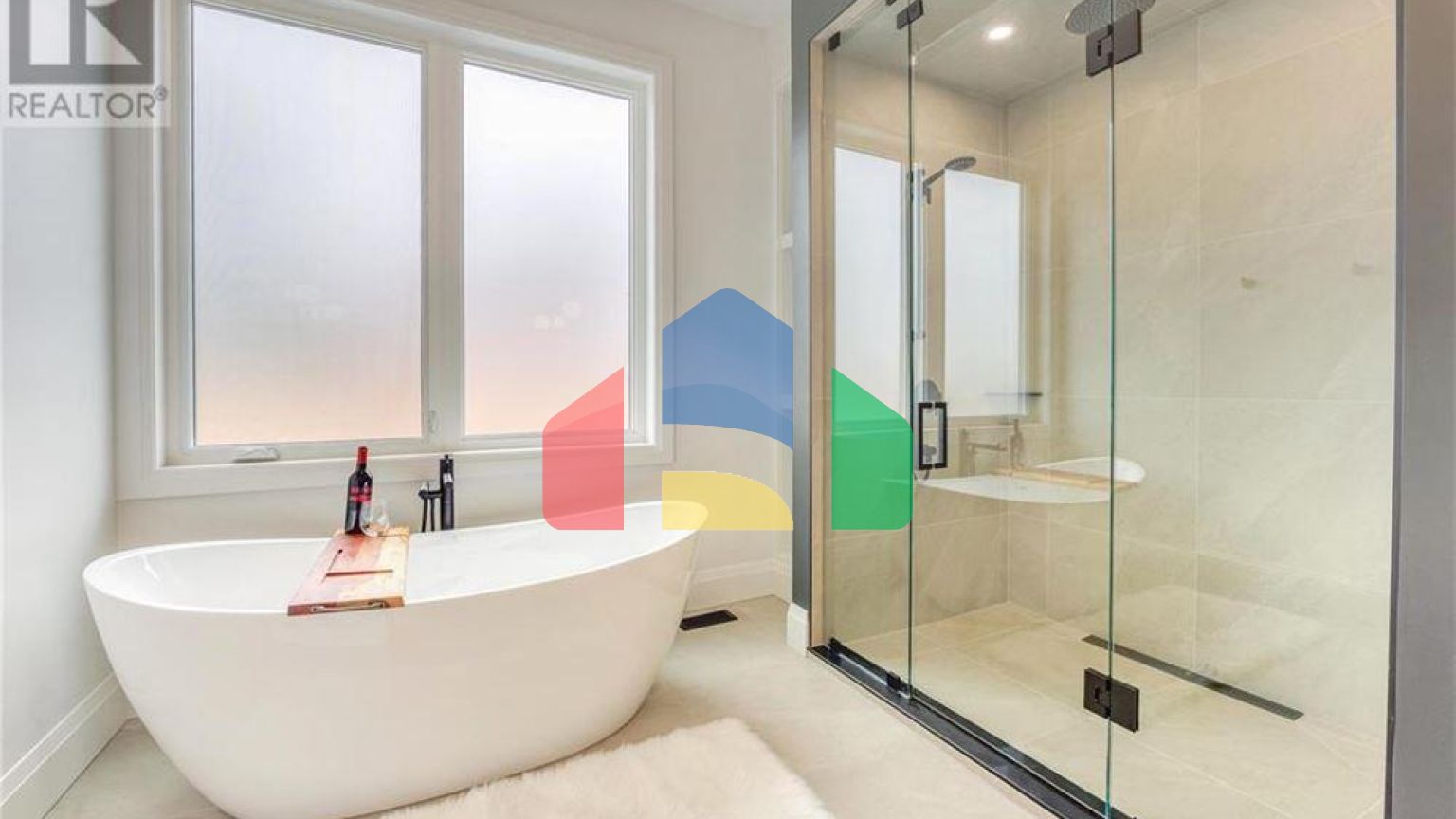 Residential - Single Family Home - Plympton-Wyoming, Canada - Canada