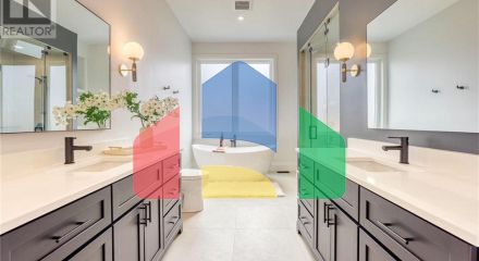 Residential - Single Family Home - Plympton-Wyoming, Canada - Canada