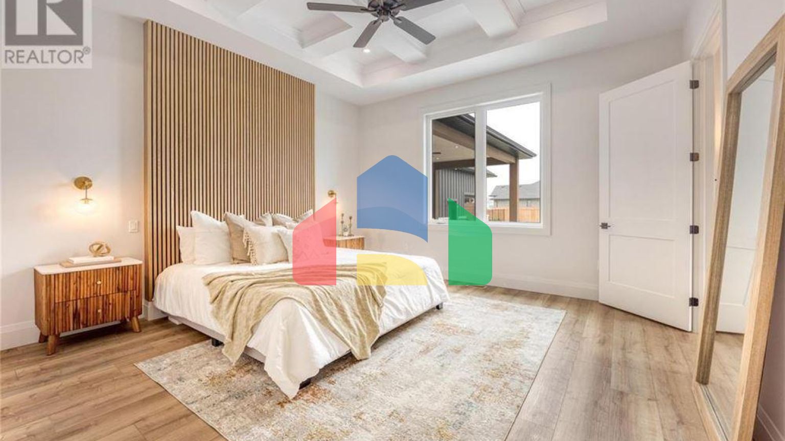 Residential - Single Family Home - Plympton-Wyoming, Canada - Canada