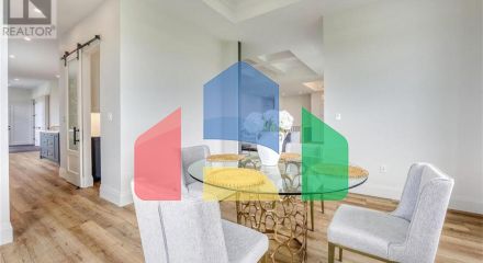 Residential - Single Family Home - Plympton-Wyoming, Canada - Canada