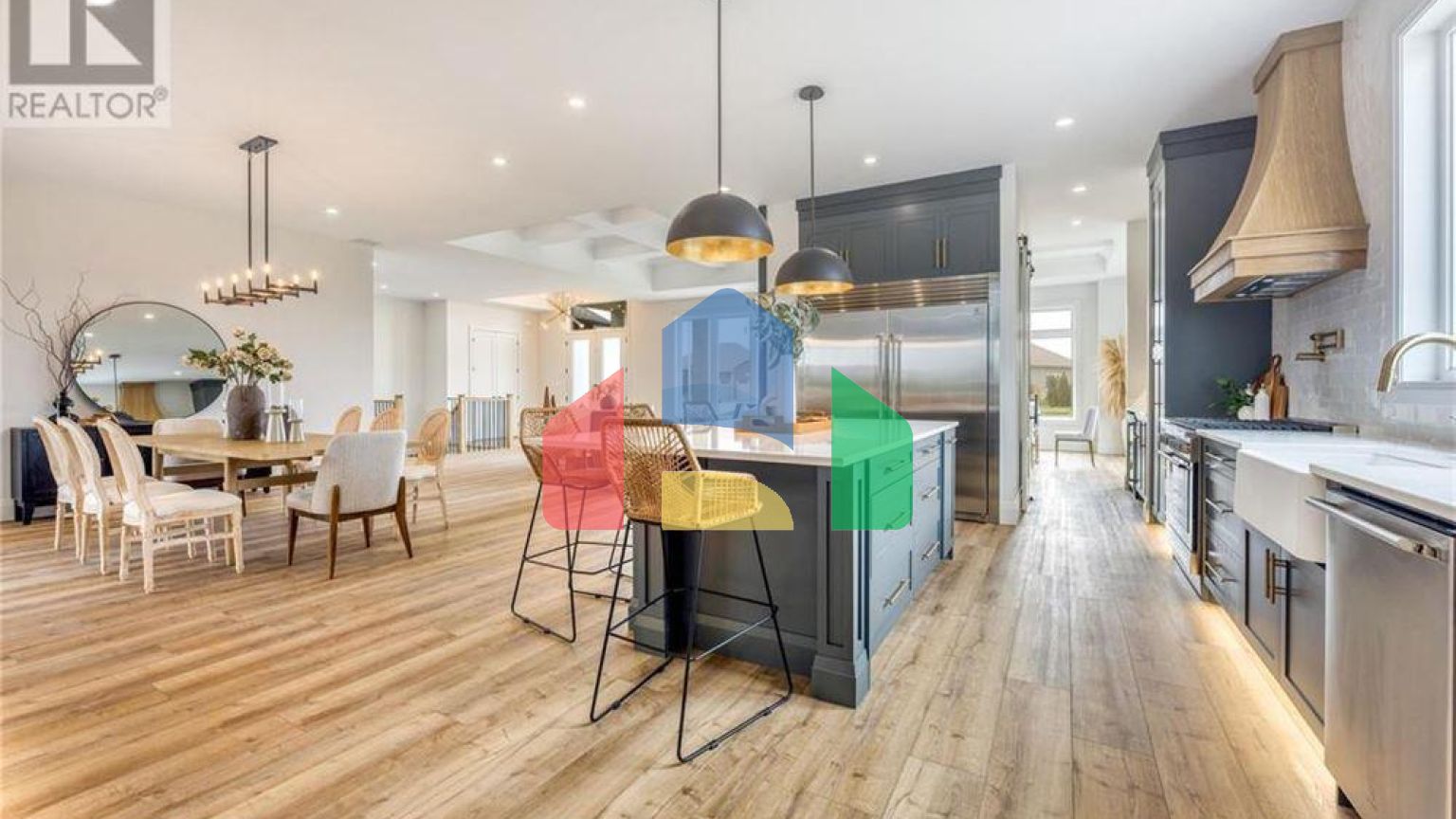 Residential - Single Family Home - Plympton-Wyoming, Canada - Canada