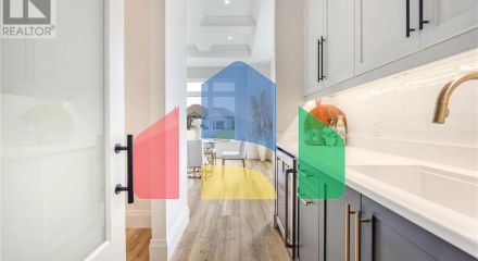 Residential - Single Family Home - Plympton-Wyoming, Canada - Canada