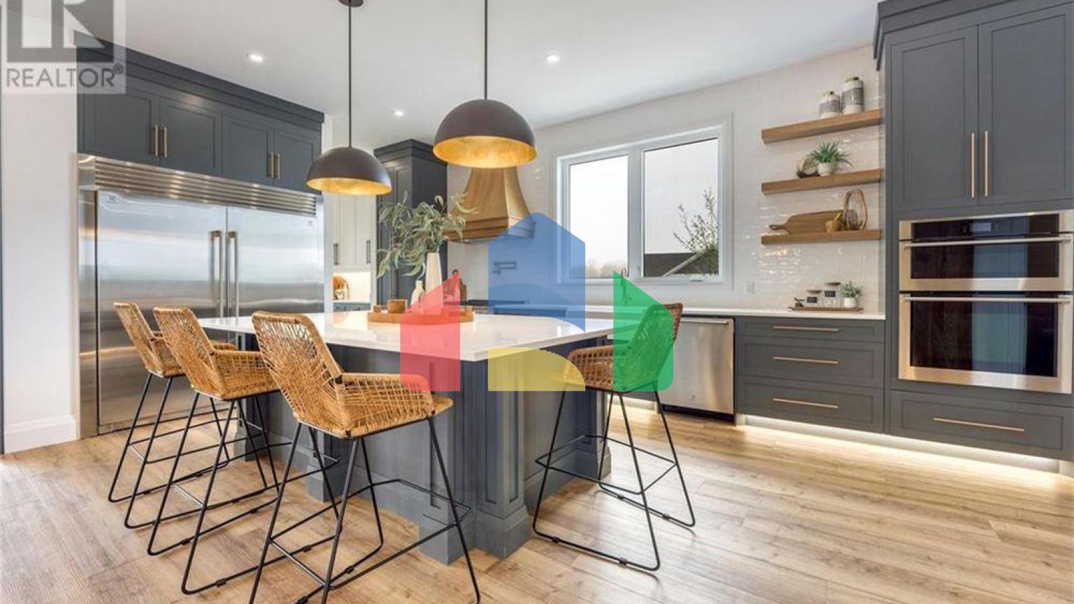 Residential - Single Family Home - Plympton-Wyoming, Canada - Canada