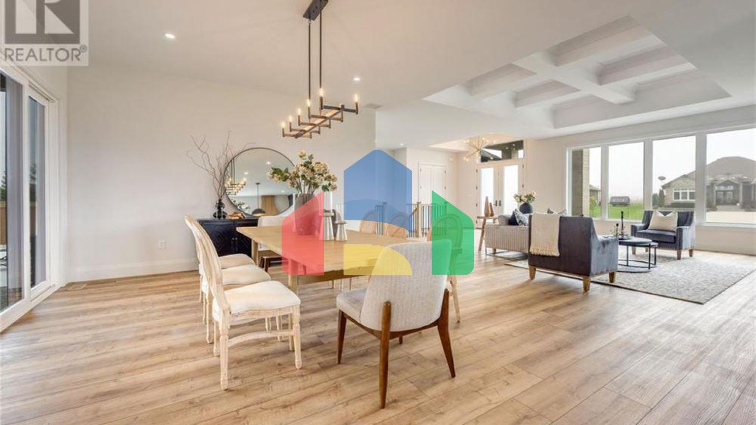 Residential - Single Family Home - Plympton-Wyoming, Canada - Canada