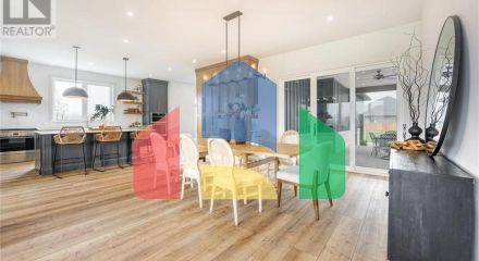 Residential - Single Family Home - Plympton-Wyoming, Canada - Canada