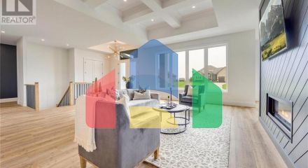 Residential - Single Family Home - Plympton-Wyoming, Canada - Canada