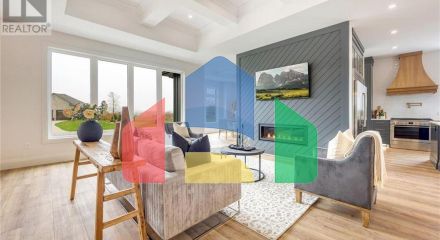 Residential - Single Family Home - Plympton-Wyoming, Canada - Canada