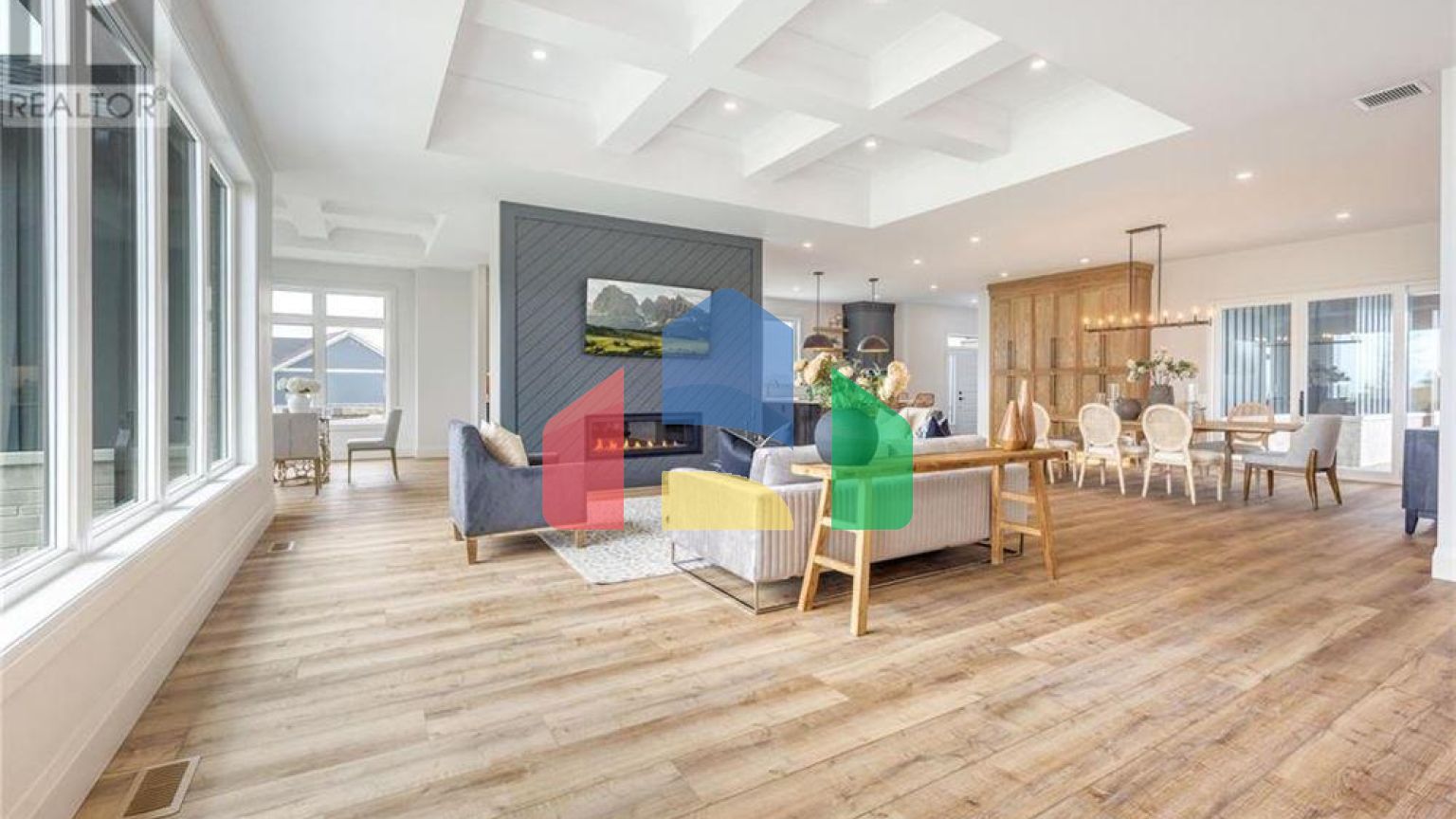 Residential - Single Family Home - Plympton-Wyoming, Canada - Canada