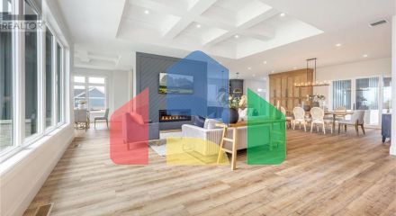 Residential - Single Family Home - Plympton-Wyoming, Canada - Canada