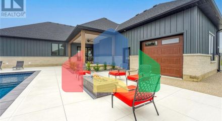 Residential - Single Family Home - Plympton-Wyoming, Canada - Canada