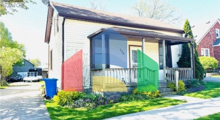 Residential - Single Family Home - Plympton-Wyoming, Canada - Canada