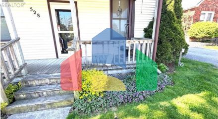 Residential - Single Family Home - Plympton-Wyoming, Canada - Canada