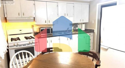 Residential - Single Family Home - Plympton-Wyoming, Canada - Canada