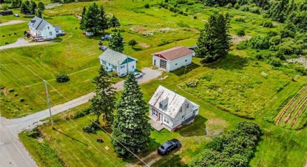 Residential - Two Level House - Saint-Georges Malbaie, Canada - Canada