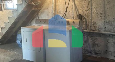 Residential - Single Family Home - Greenwood, Canada - Canada