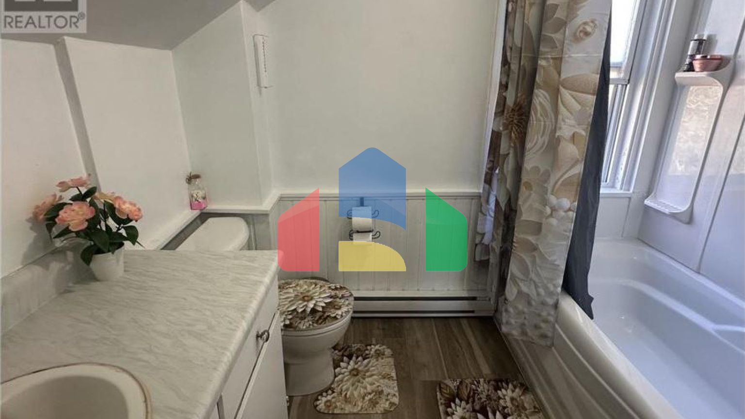 Residential - Single Family Home - Greenwood, Canada - Canada