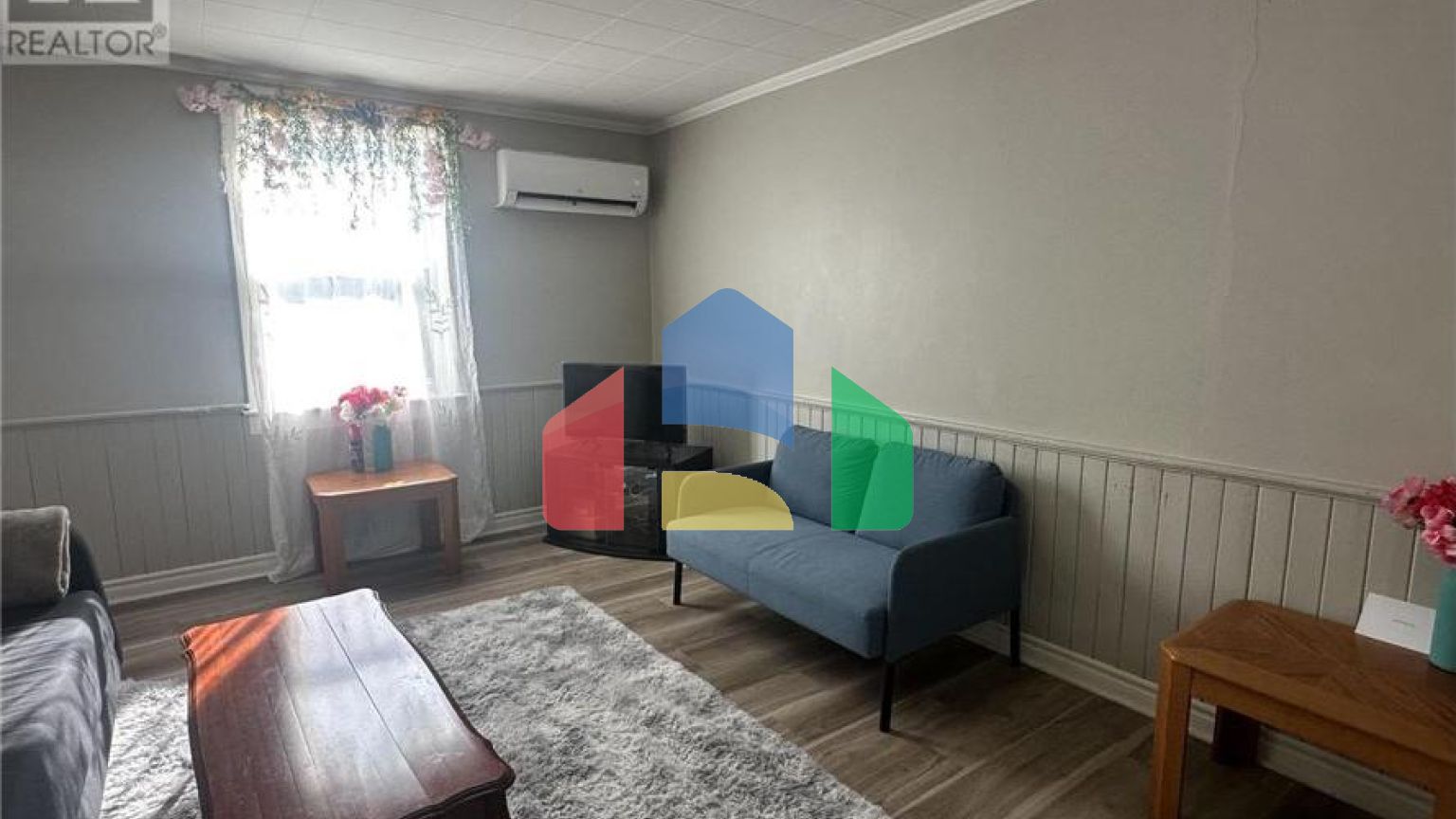 Residential - Single Family Home - Greenwood, Canada - Canada