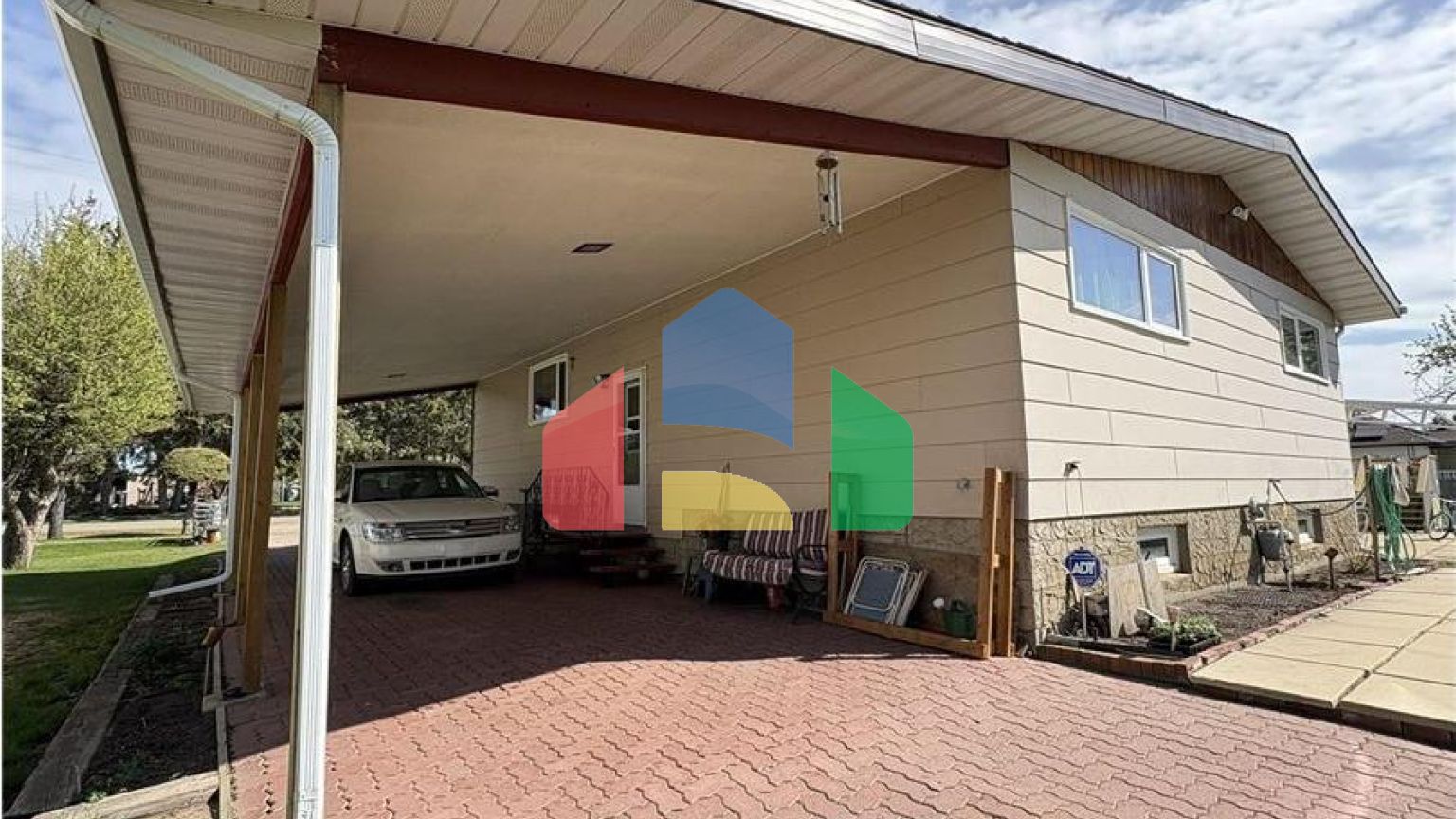 Residential - Single Family Home - Vilna, Canada - Canada